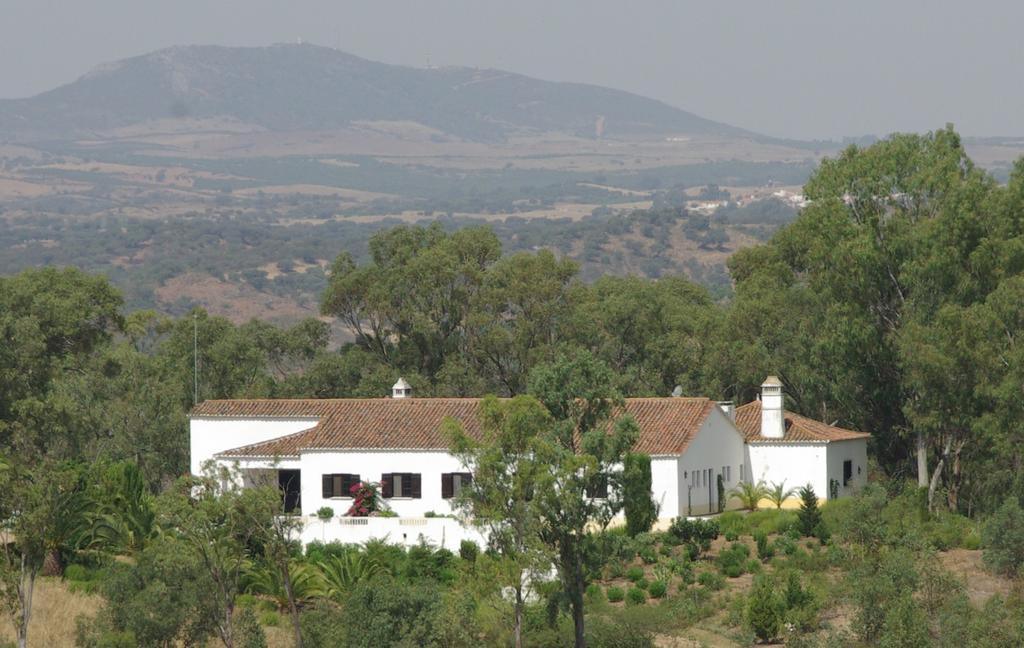 Gasthaus Herdade De Vale Covo - Agroturismo Mértola Exterior foto