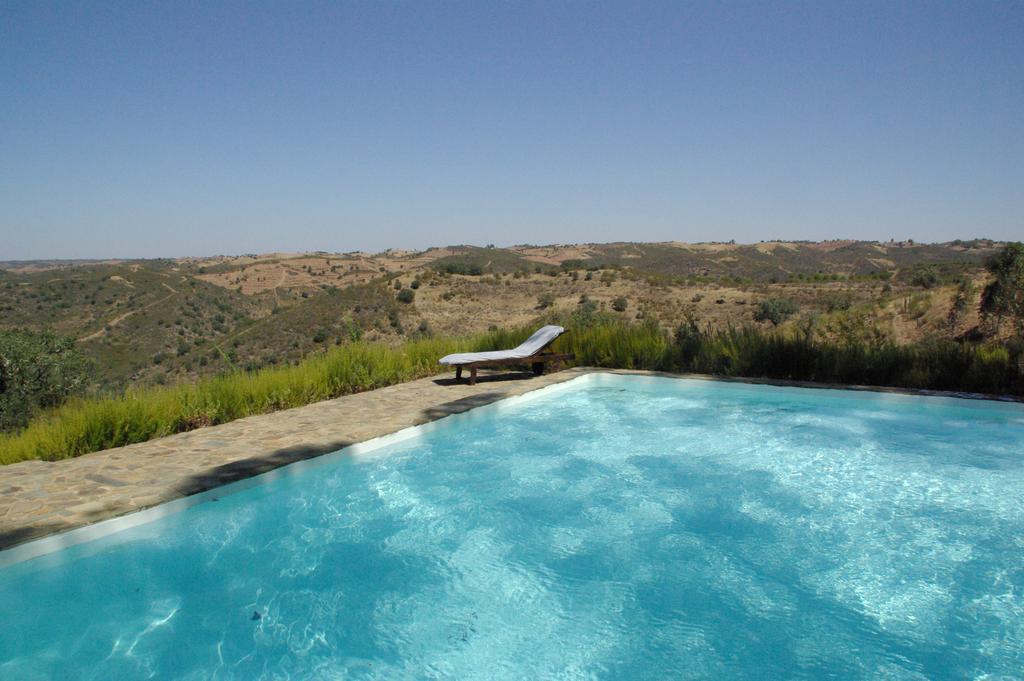 Gasthaus Herdade De Vale Covo - Agroturismo Mértola Exterior foto