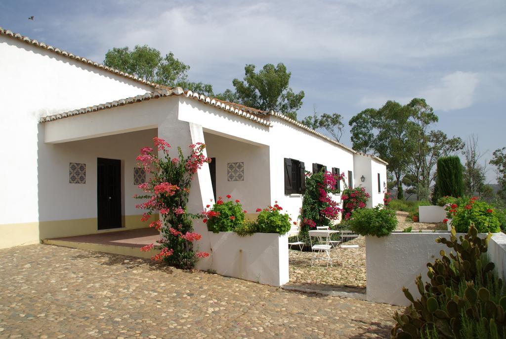 Gasthaus Herdade De Vale Covo - Agroturismo Mértola Exterior foto